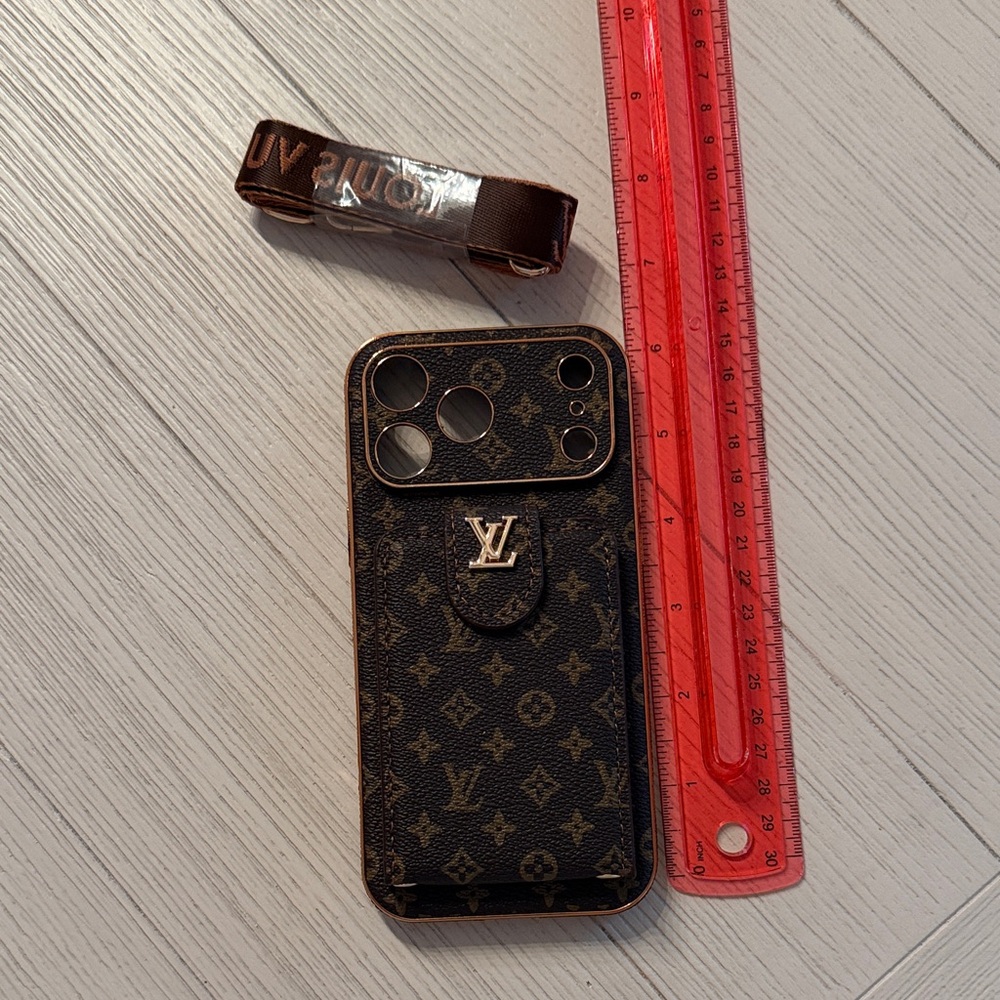 Louis Vuitton FAUX 17 Pro Max Black and Gold Phone Case with Card Slot - Picture 4 of 6